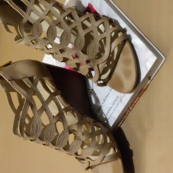 Adrienne Vittadini wedge sandal - Picture 1 of 5